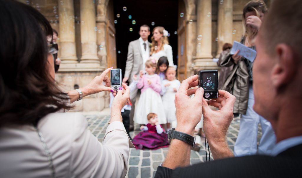 mariage église sortie