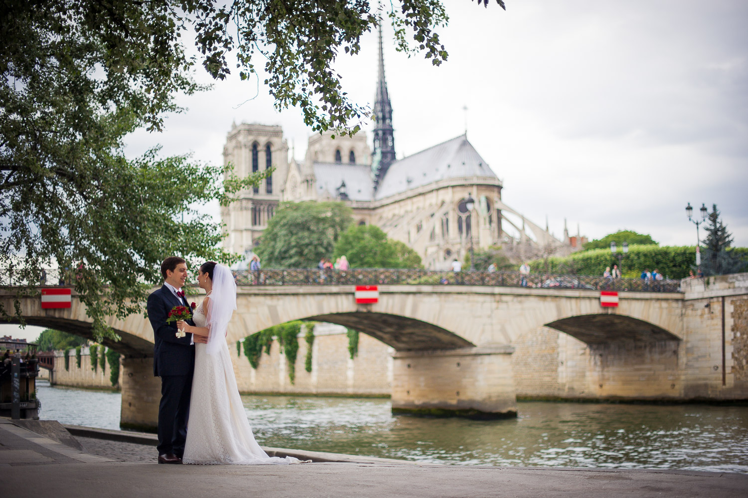 couple notre dame