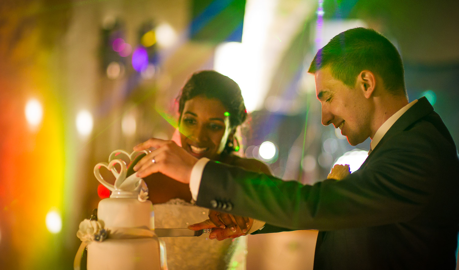 découpe gateau mariage