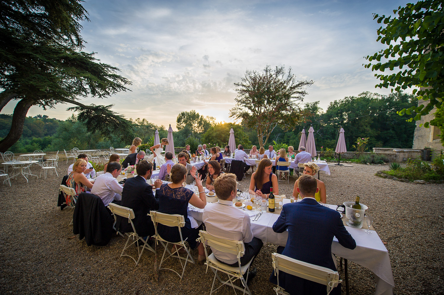 Repas extérieur mariage