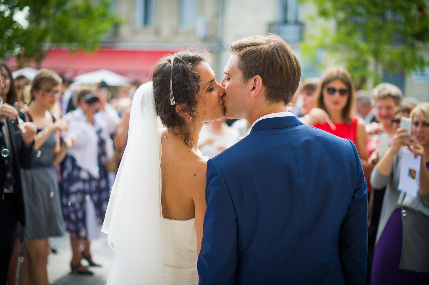 baiser sortie église